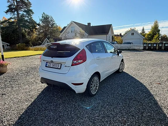 Ford Fiesta 2012 photo 4