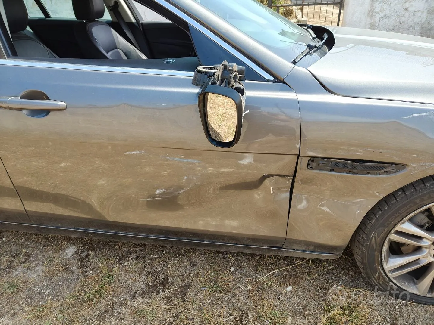 Jaguar Xe 2015 photo 5