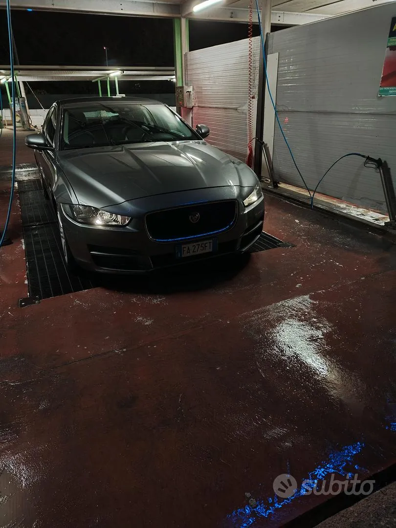 Jaguar Xe 2015 photo 3