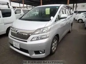 Toyota Vellfire 2013 photo 2