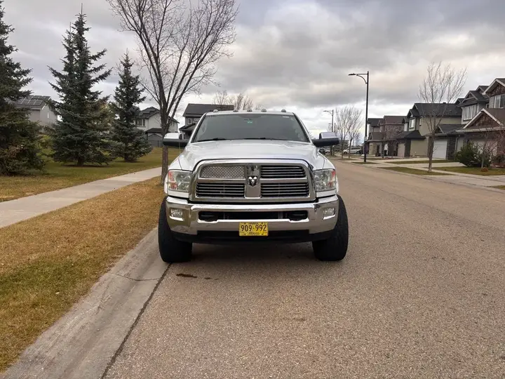 Dodge Ram 3500 2012 photo 2