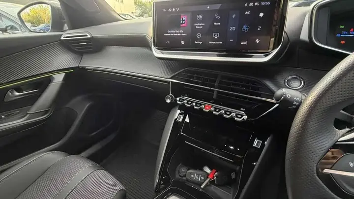 Peugeot E-2008 2024 photo 5