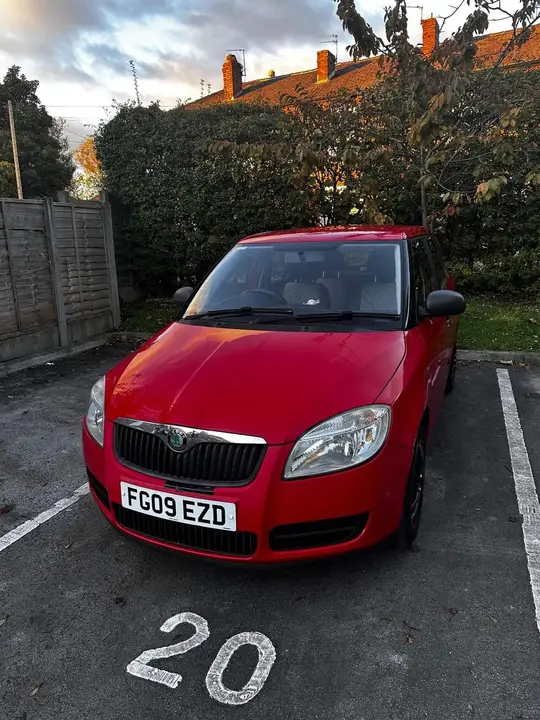Skoda Fabia 2009 photo 2