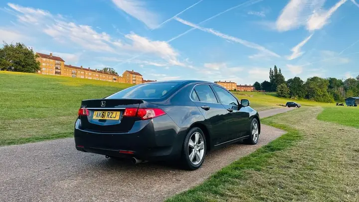Honda Accord 2012 photo 2