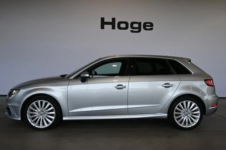 Audi A3 2015 photo 3