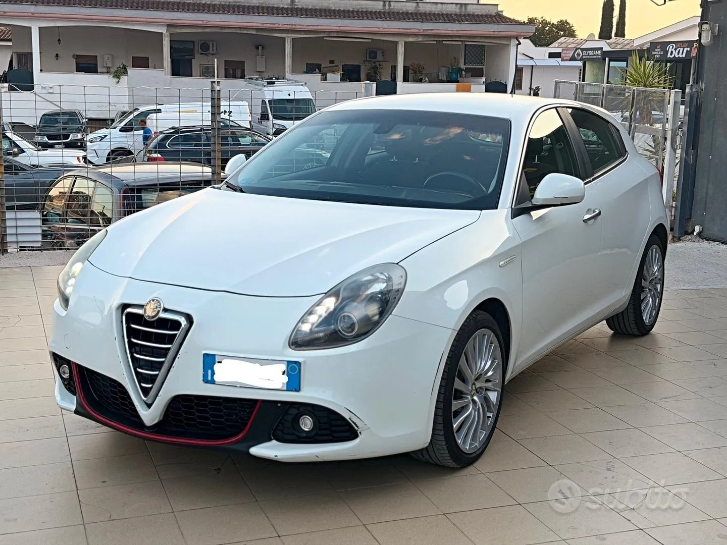 Alfa Romeo Giulietta 2012 photo 2