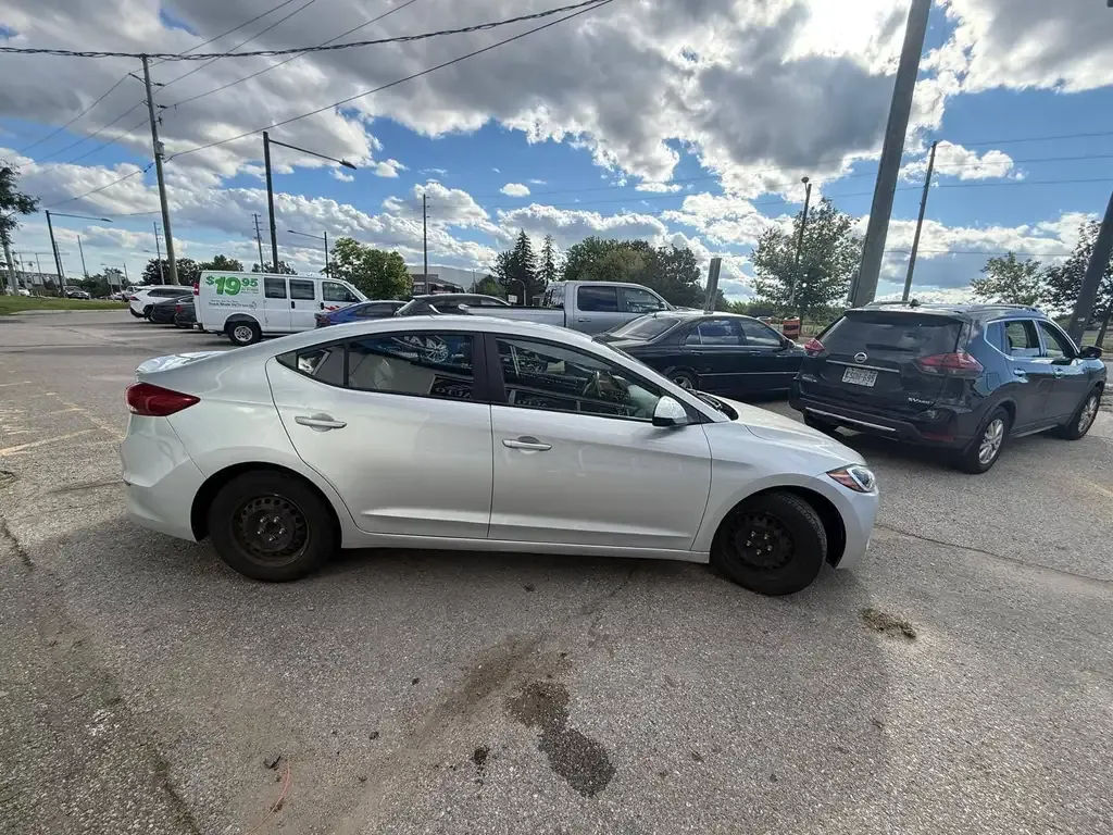 Hyundai Elantra 2017 photo 4