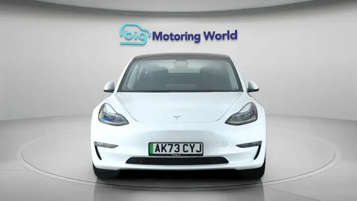 Tesla Model 3 2023 photo 3