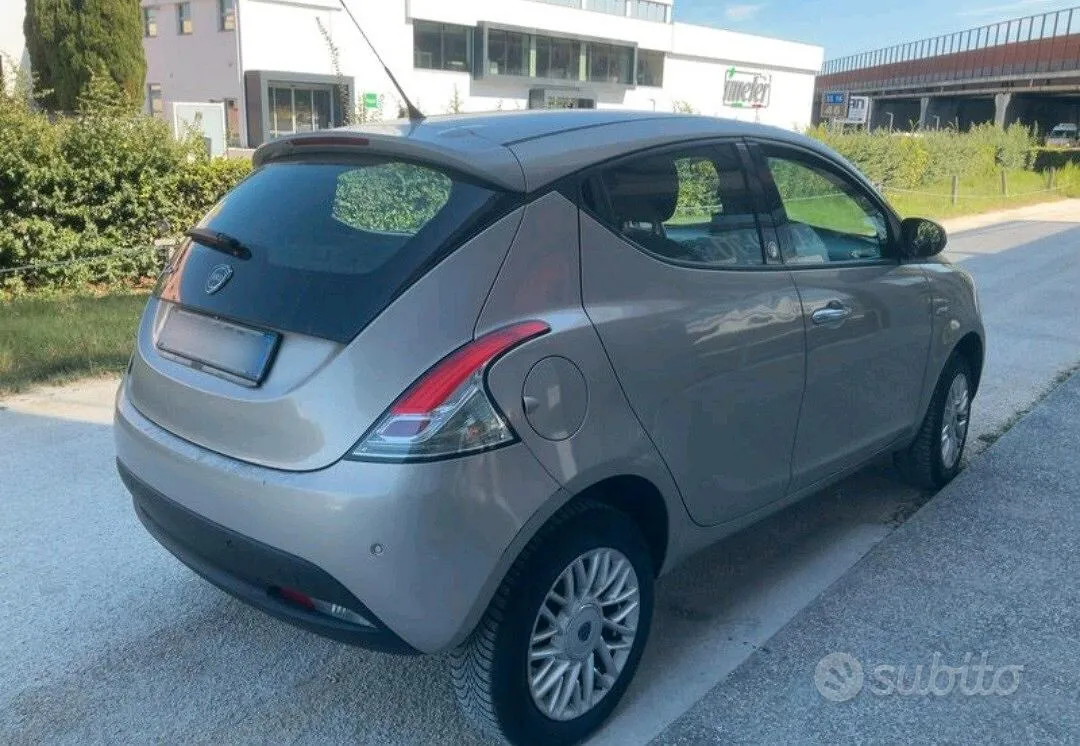 Lancia Ypsilon 2014 photo 4