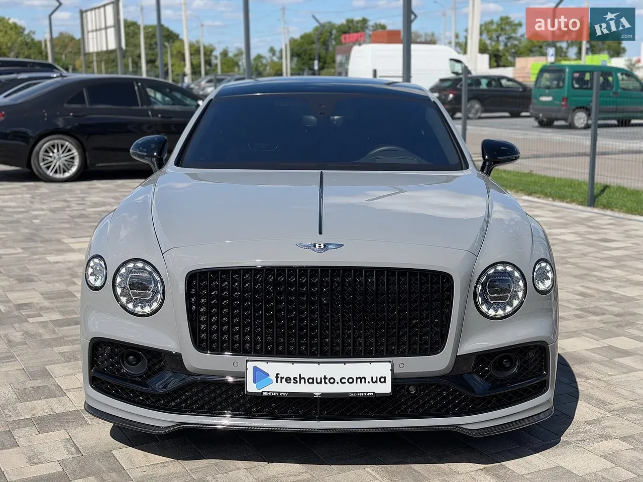 Bentley Flying Spur 2023 photo 3