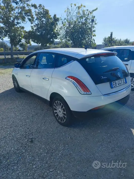 Lancia Delta 2010 photo 3