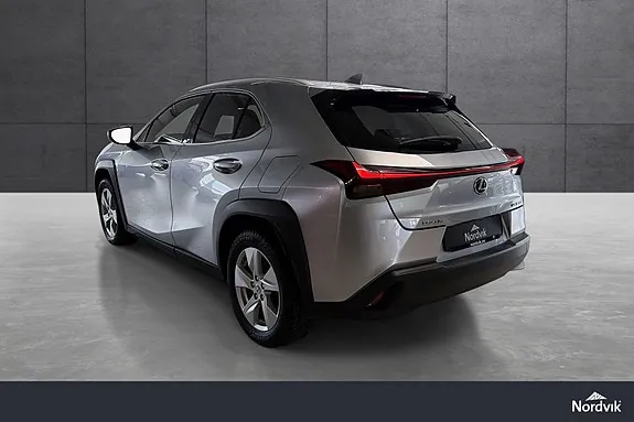 Lexus Ux300E 2024 photo 3