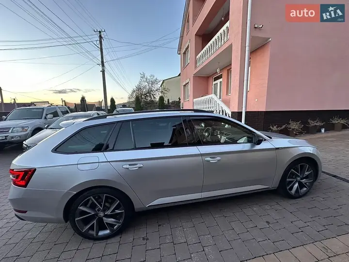 Skoda Superb 2018 photo 5