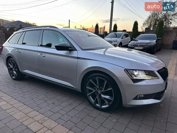 Skoda Superb 2018 photo 2