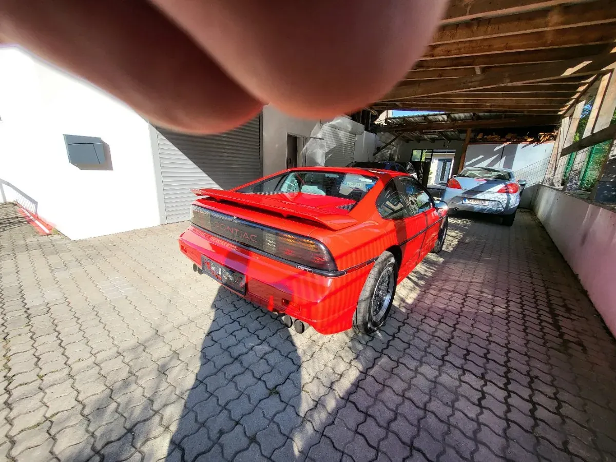 Pontiac Fiero 1988 photo 3