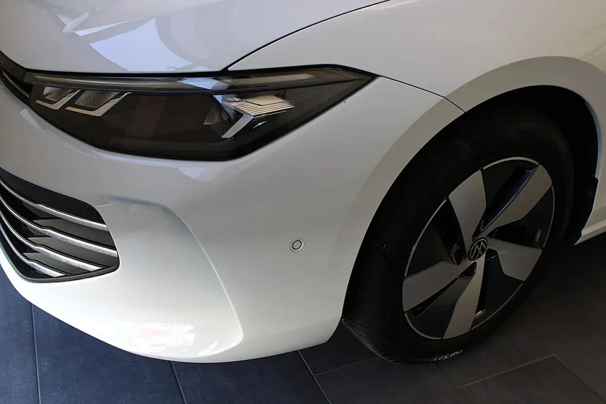 Volkswagen Passat 2025 photo 2