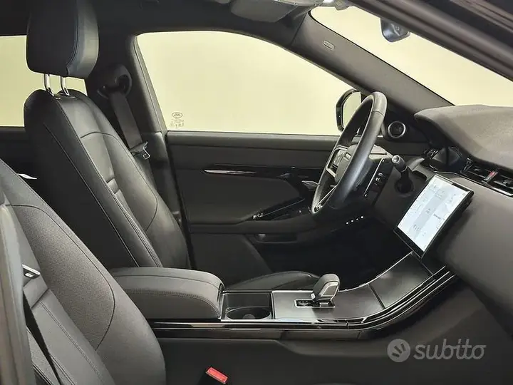 Land Rover Evoque 2024 photo 3
