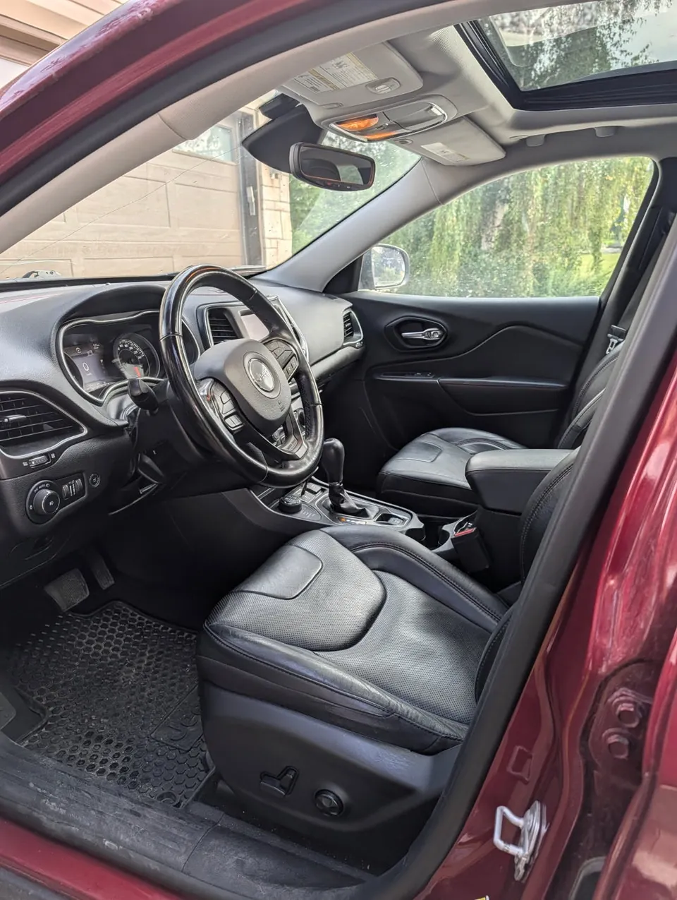 Jeep Cherokee 2021 photo 3
