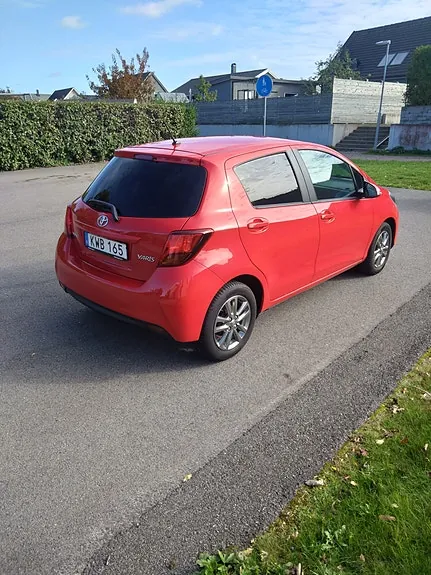 Toyota Yaris 2017 photo 2