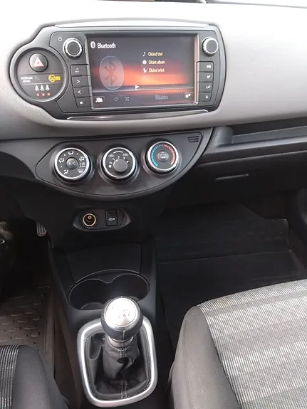 Toyota Yaris 2017 photo 5
