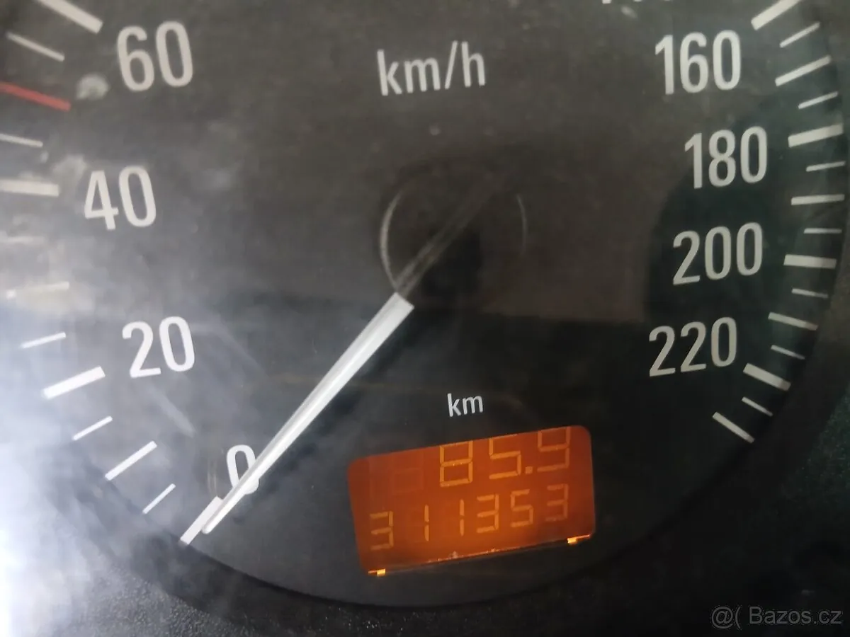 Opel Zafira photo 2