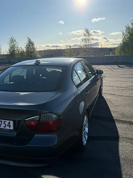 BMW 318D 2007 photo 5