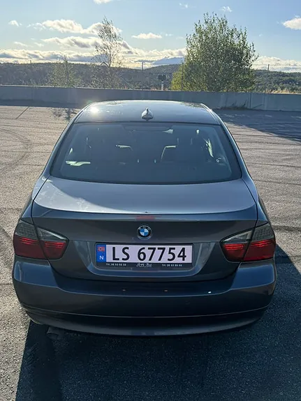 BMW 318D 2007 photo 4