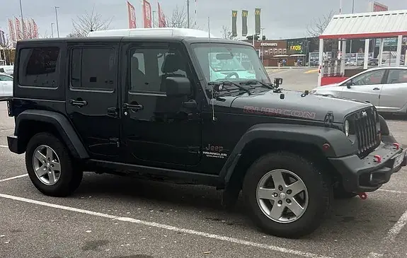 Jeep Wrangler Unlimited 2011 photo 2