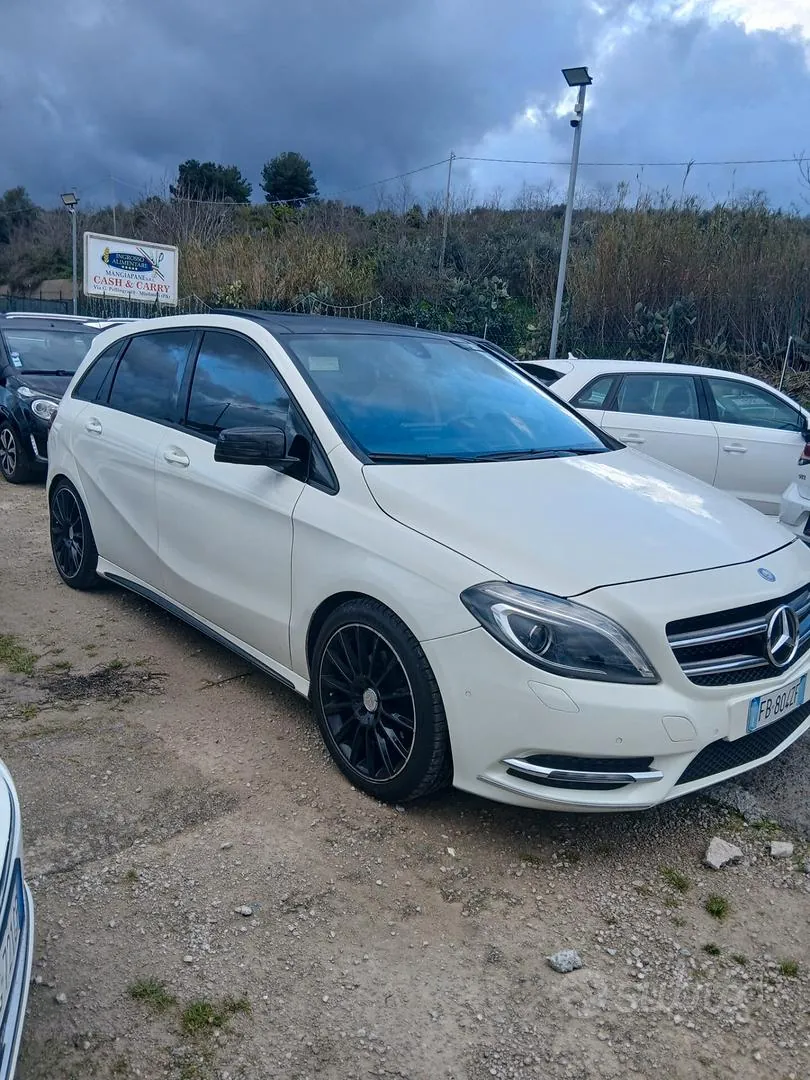 Mercedes-Benz B-Class 2013 photo 2