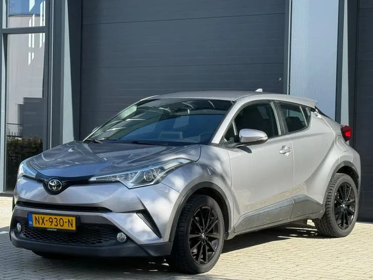Toyota C-Hr 2017 photo 3
