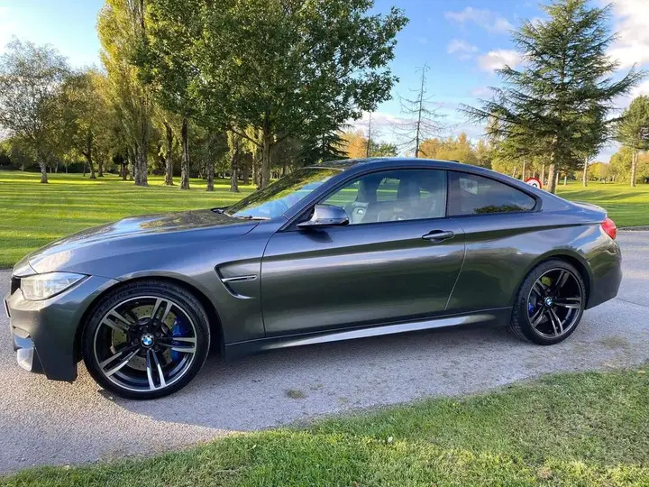 BMW M4 2015 photo 2
