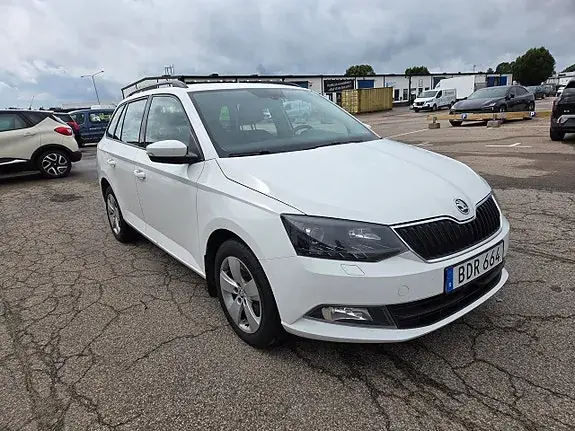 Skoda Fabia 2015 photo 2