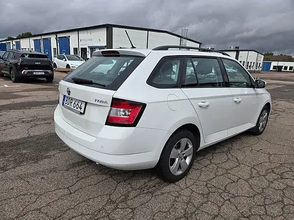 Skoda Fabia 2015 photo 4