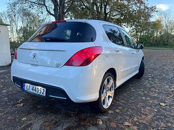 Peugeot 308 2011 photo 3
