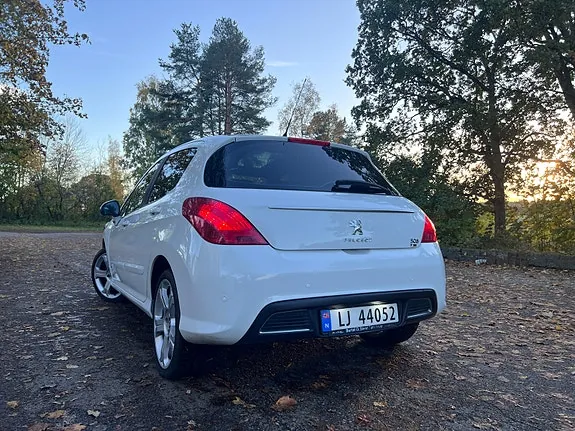 Peugeot 308 2011 photo 2