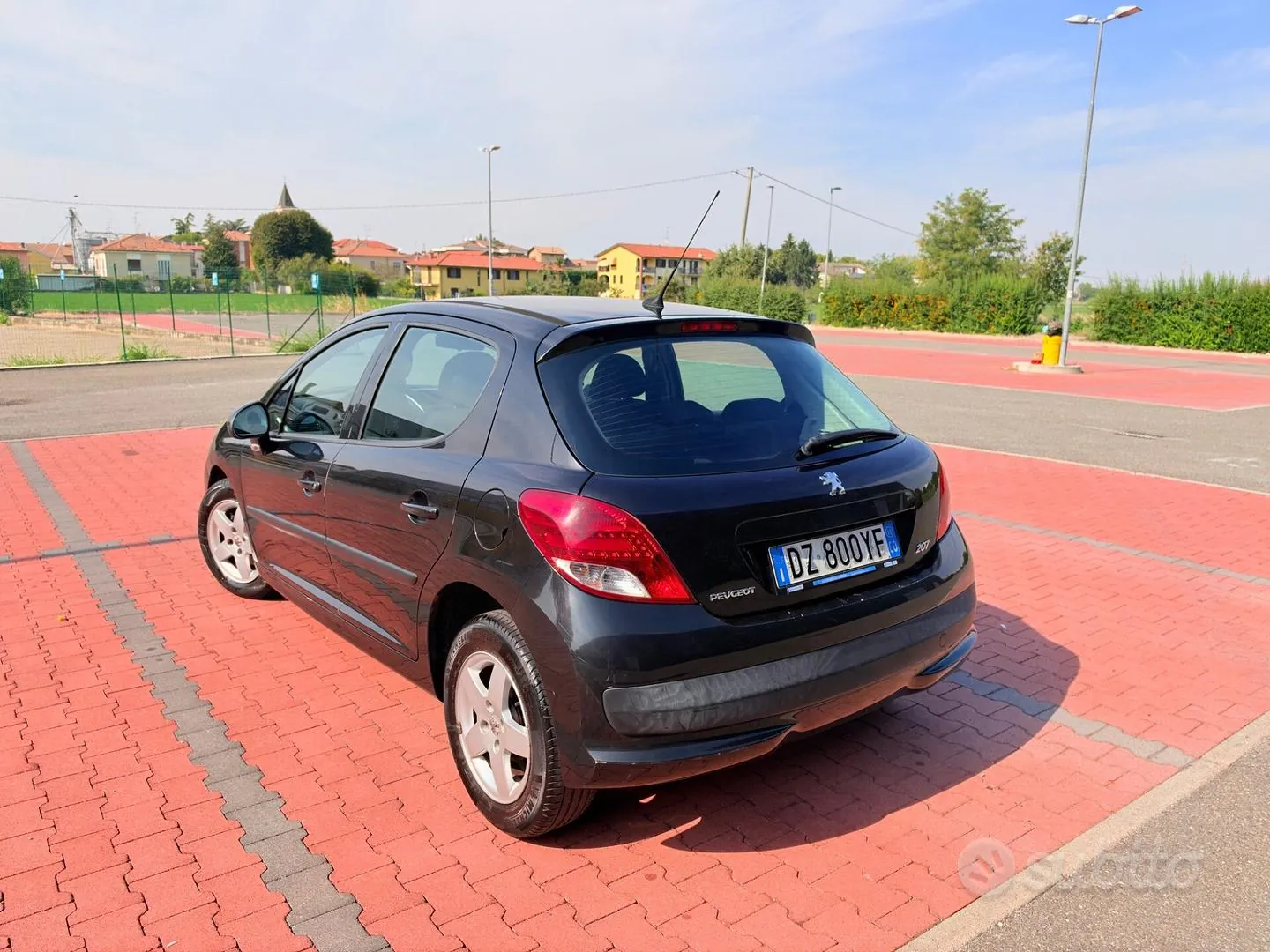 Peugeot 207 2010 photo 4