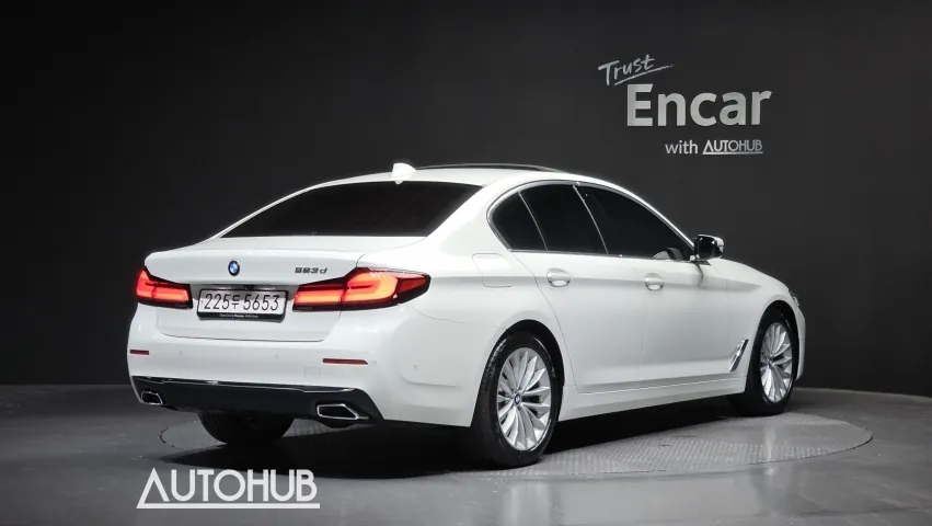 BMW 5 Series 2025 photo 2