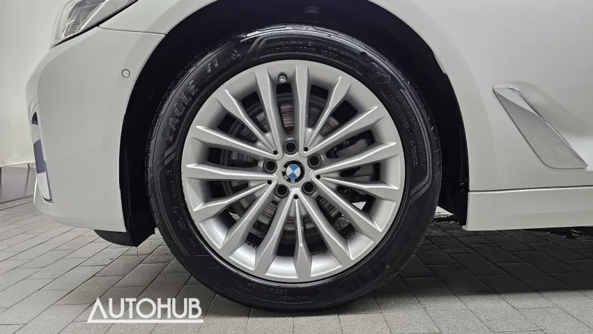 BMW 5 Series 2025 photo 5