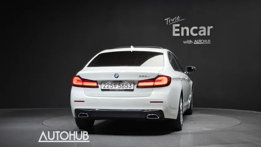 BMW 5 Series 2025 photo 4