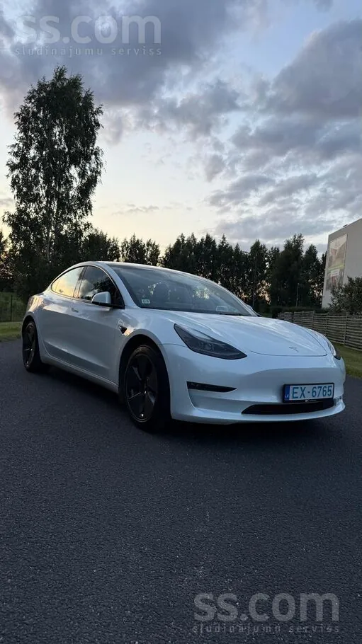 Tesla Model 3 2022 photo 4