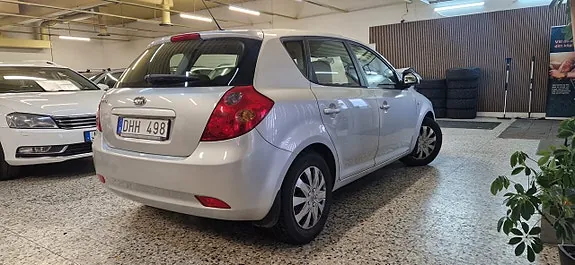 Kia Ceed 2009 photo 4
