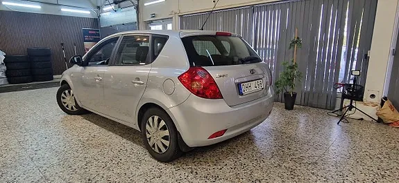 Kia Ceed 2009 photo 3