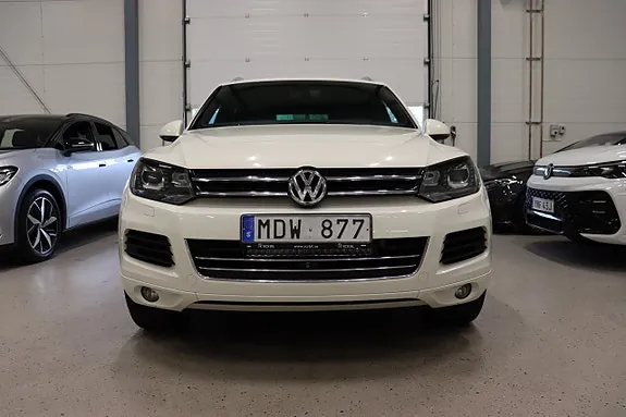 Volkswagen Touareg 2012 photo 2