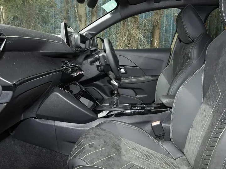 Peugeot 208 2026 photo 5