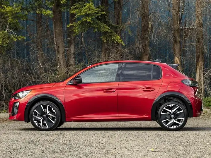 Peugeot 208 2026 photo 4