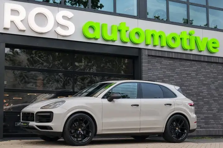 Porsche Cayenne 2023 photo 3