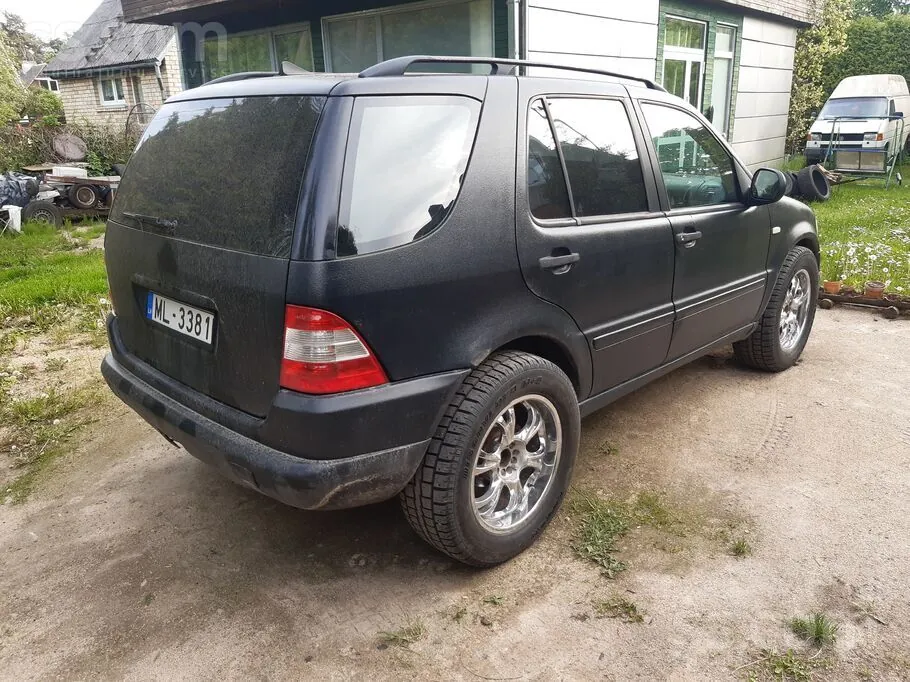 Mercedes-Benz Ml230