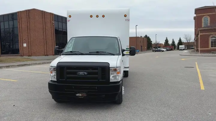 Ford E-450 2023 photo 4
