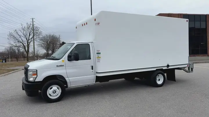 Ford E-450 2023 photo 5