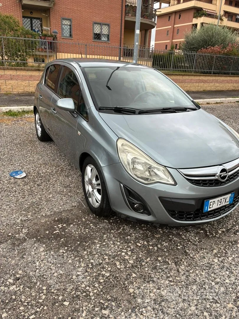 Opel Corsa 2013 photo 2